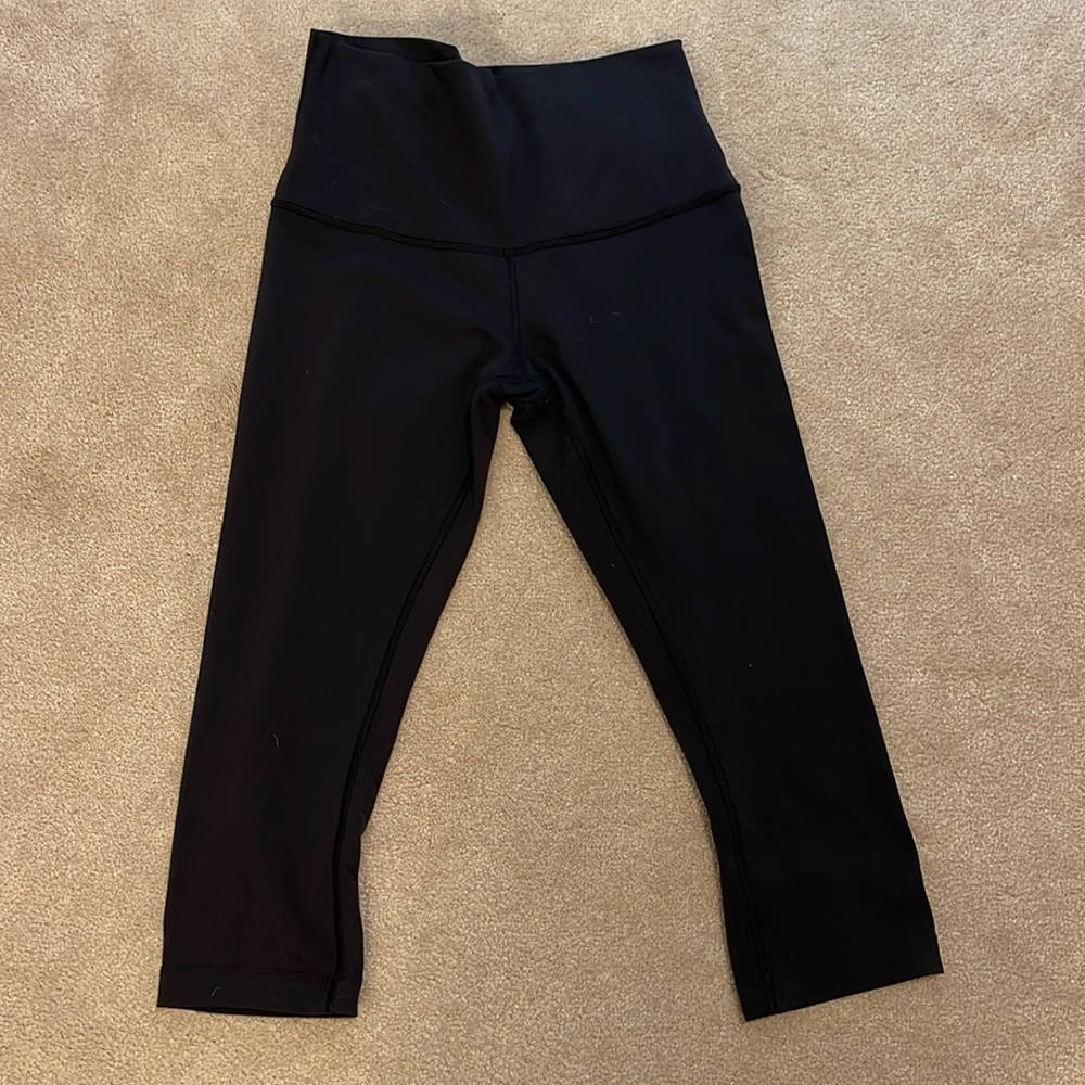 Lululemon Size 8 Black Cropped Basic Leggings - image 1